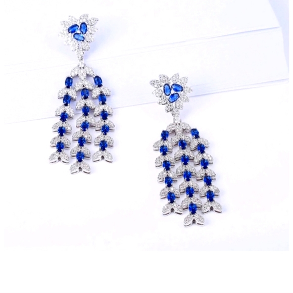 NWT, STUNNING DEEP BLUE SWAROVSKI CRYSTALS & CLEAR SWAROVSKI CRYSTALS - Picture 5 of 7